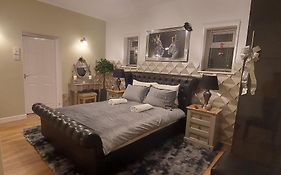 Olive Tree - 2 Master Bedroom